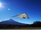 【富士山を眺めながら】トーイングハンググライダーの様子
