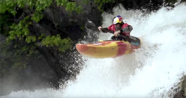 超絶テクニックで激流を下る!『Freestyle Kayaking(フリースタイルカヤック)』
