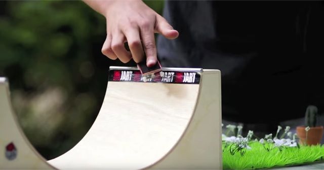 Finger Skateboard(フィンガースケートボード)