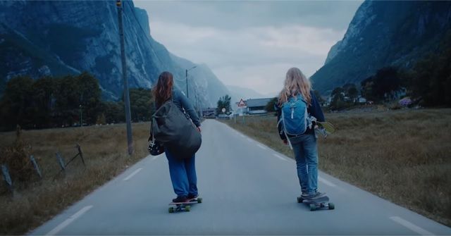 Downhill Longboarding(ダウンヒルロングスケートボード)