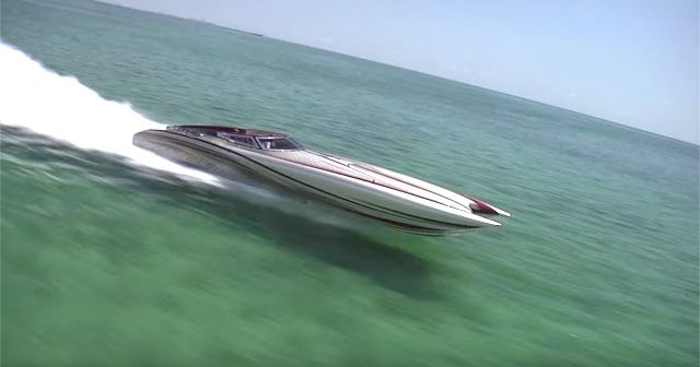 水上のスーパーカー『Statement! Marine 50' Catamaran』が凄すぎる!!!!!!!