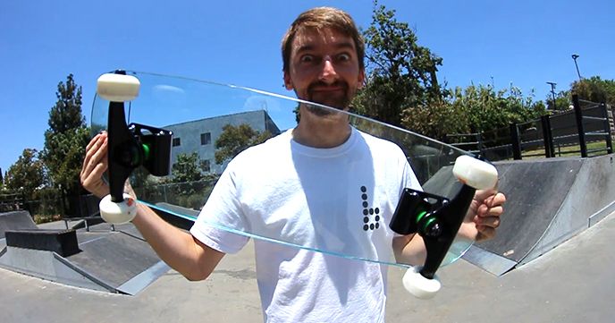 スケスケ!!透明スケートボード『GLASS SKATEBOARD』が登場!!