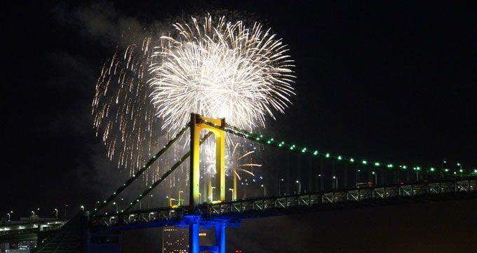 お台場でクリスマスイブにビュッフェクルージング体験の予約受付を開始しました。