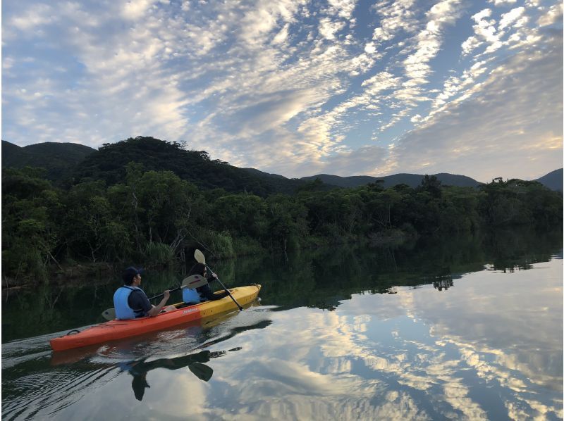 ★可包場★【【【鹿児島·奄美大島】日落紅樹林獨木舟體驗（120分鐘）の紹介画像