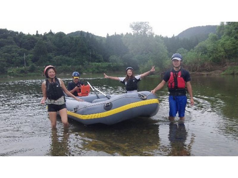 [นิอิกาตะ Higashikanbara] พายเรือแคนูเรือที่มีประโยชน์แม่น้ำ·เรือกล้วยลงใหม่の紹介画像