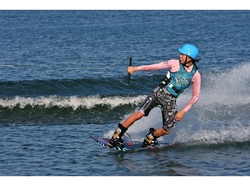 [Fukuoka Hakata Bay] Gan'nosu wakeboard experience at the beach (beginner to advanced user-level purpose-specific lessons)の画像