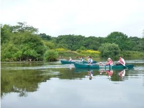 【 北海道 ·钏路】初学者欢迎♪随意体验划独木舟！从Takaruko汽车露营地的钏路河的短期路线