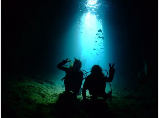 10歳からの『青の洞窟ボート体験ダイビング』写真データサービスの画像