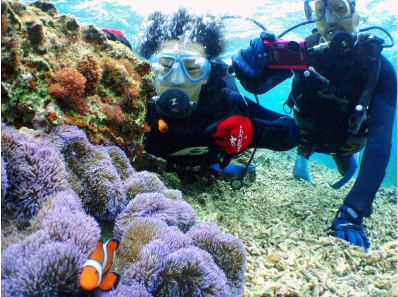【沖縄・恩納村】約50分楽しめる幻想的な海の世界！「青の洞窟」体験ダイビング　写真データサービス
