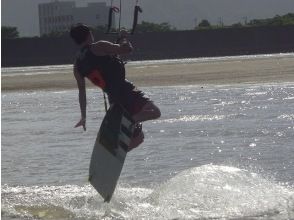 [Kyushu, Kagoshima] Those traveling trick practice is here! Kite board experience (step-up lessons)の画像