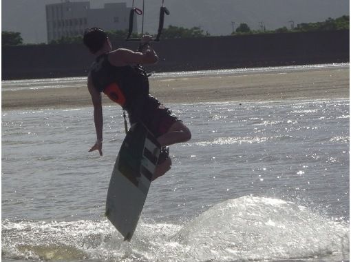 [Kyushu, Kagoshima] Those traveling trick practice is here! Kite board experience (step-up lessons)の画像