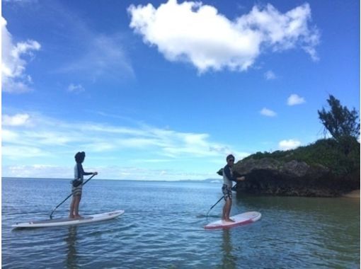 [Okinawa ・ Nakagami-gun] Take a walk on the water slowly in the sea! SUP experience (stand-up paddle board) ★ 1 day course ★の画像