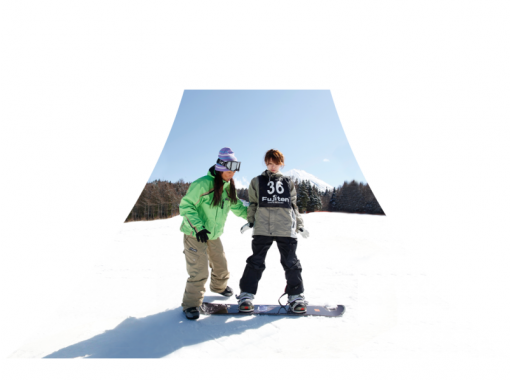 【 山梨 /富士山】在富士山滑行！单板滑雪课の画像