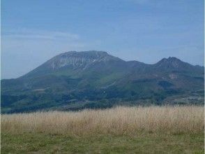 【岡山・蒜山】大パノラマを体験！「朝鍋鷲ヶ山～三平山縦走トレッキング登山」１０才から参加できます！