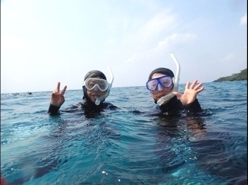 [โอกินาว่า・ อิชิกากิจิมะ] ฉันสนุกเต็มที่เลย!การดำน้ำตื้น(Snorkeling)ประสบการณ์ (หลักสูตร 1 วัน)の画像