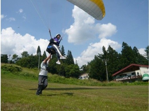 [長野白馬]讓我們一個人飛吧！滑翔傘半天體驗課程の画像