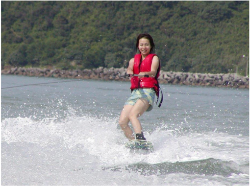 【 岛根 ·滨田】海洋版滑雪板！ 花式滑水板体验（20分钟）の画像