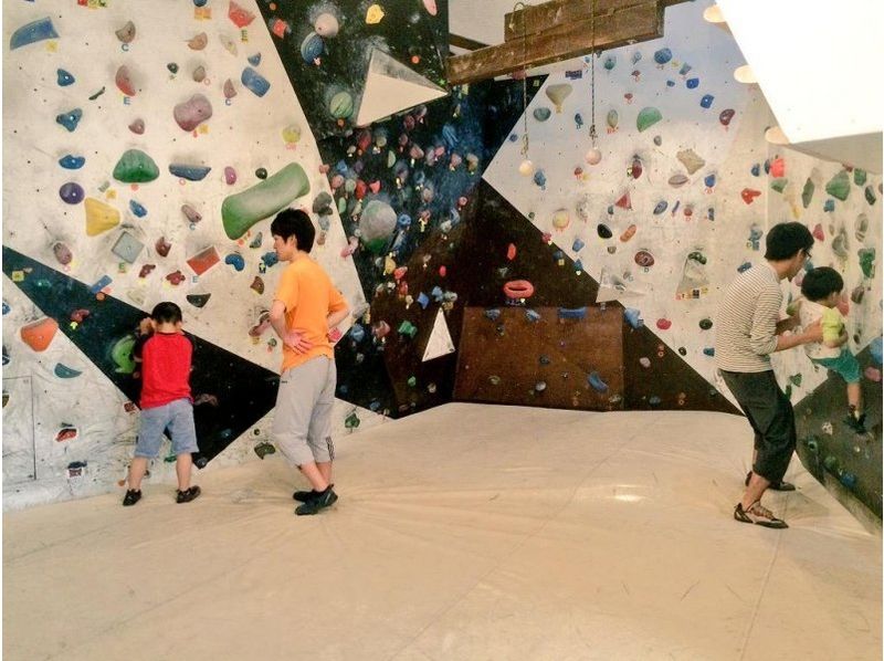 [Osaka, Kita-ku] Children are bouldering debut! Parent-child starter pack (parent and child beginner experience)の紹介画像