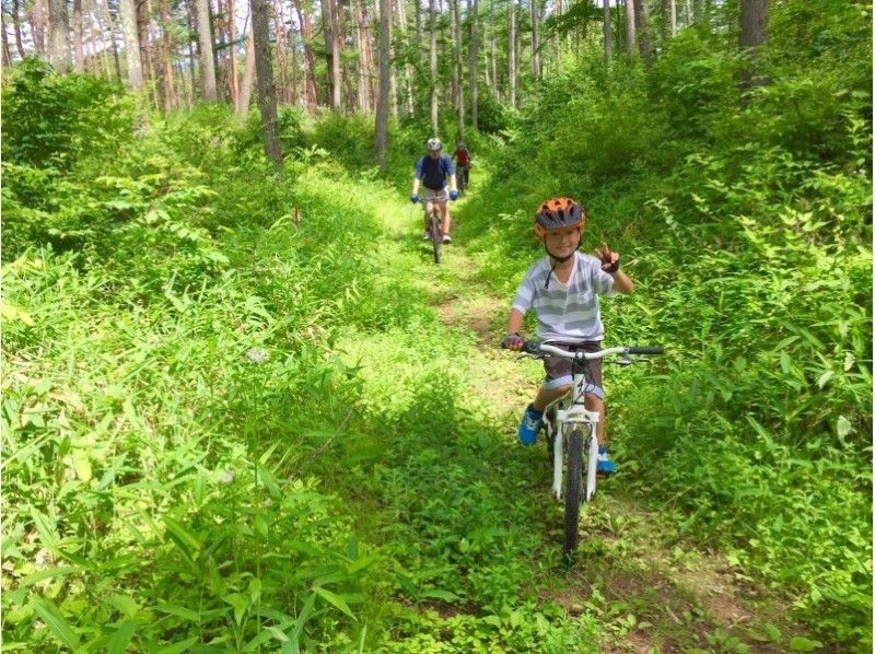 【Yamanashi / Kobuchizawa】 Yatsugatake Mountain Biking Touring (with guides 3 hours)の紹介画像
