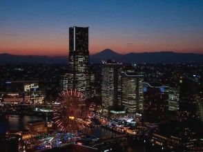 [Kanagawa / Yokohama] Helicopter sightseeing flight ｜ KING course (5 minutes after sunset) ｜ Chartered flight