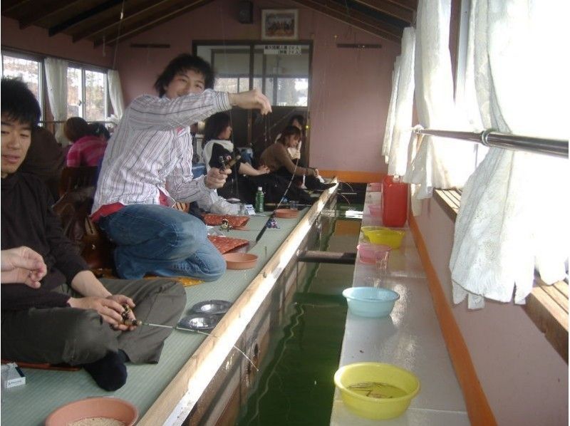 【長野・野尻湖】乗りあいワカサギ釣りプラン～温かい屋形船で楽しもう！釣ったら天ぷらに！