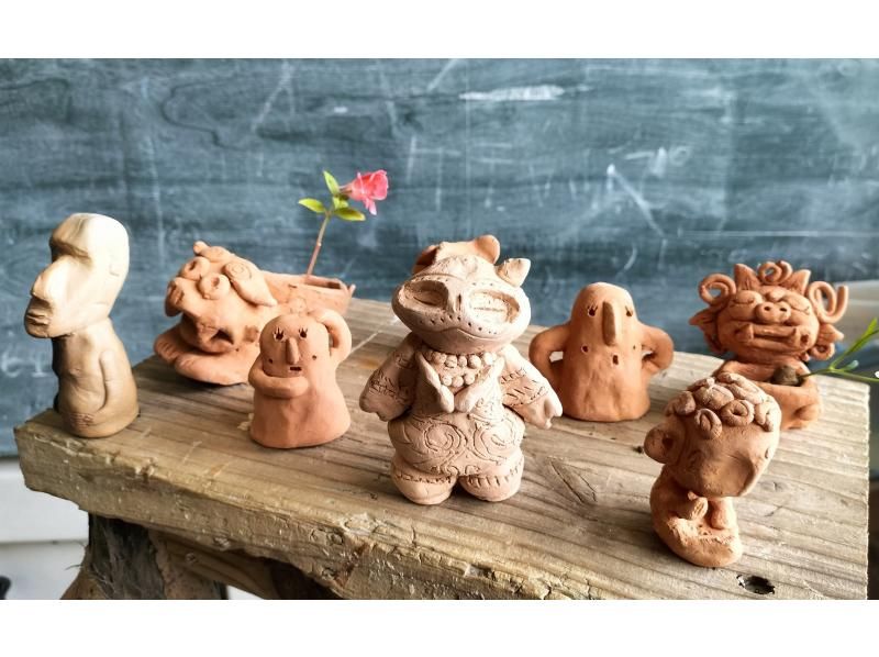 [Okinawa / Southern] Ceramic art "Shisa making experience" Recommended for study trips and girls' trips while looking at the sea! There is a cafe spaceの紹介画像