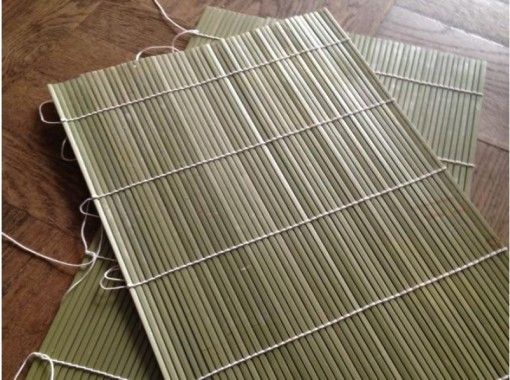 【東京・台東区】6才から参加OK！伝統の製法で綺麗に並べて編む のり巻き簾づくり体験の画像