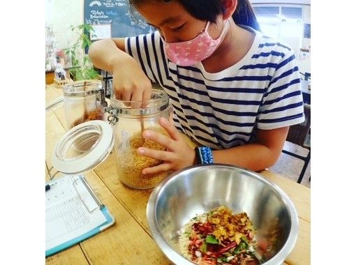 [Okinawa Ishigaki Island] Making souvenirs! "Chili oil handmade experience" Why don't you make your own chili oil! ?の画像