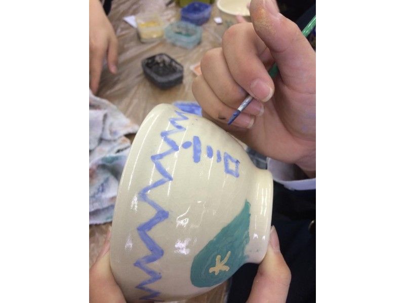 【京都・下鴨】駅徒歩30秒！学校や会社の仲間と簡単気軽にできる！上絵付け体験団体コース