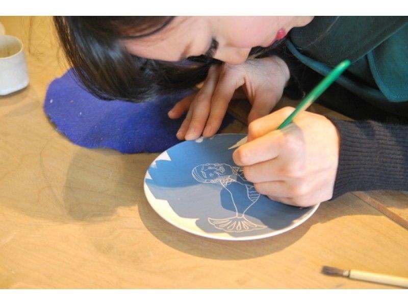 【神奈川・湯河原】小さなお子様も楽しめる！お好きな器に絵付け体験