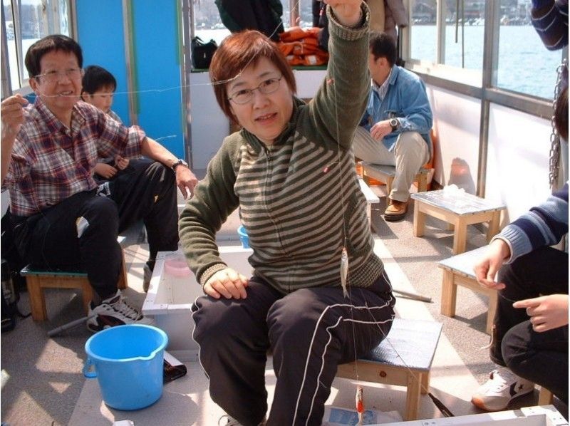 【山梨・山中湖】パーティーボート貸切でワカサギ釣り！スワンボートORレンタサイクル特典付き！