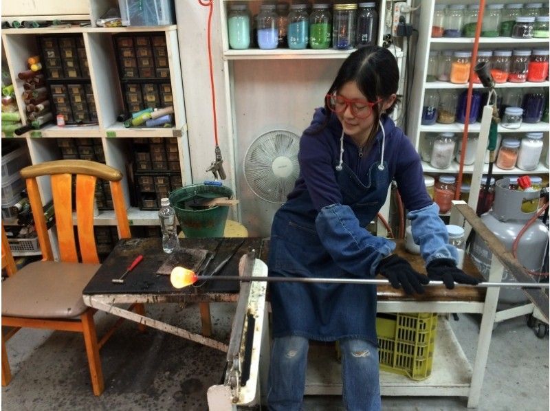 【長野・軽井沢】初心者歓迎!本格的な吹きガラス体験!涼しげな音色の風鈴を作ろう