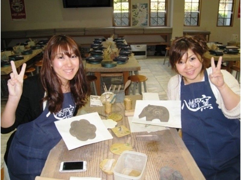 【静岡・伊豆高原】初めての方でも楽しみながら制作！女性に人気！陶板時計作り体験