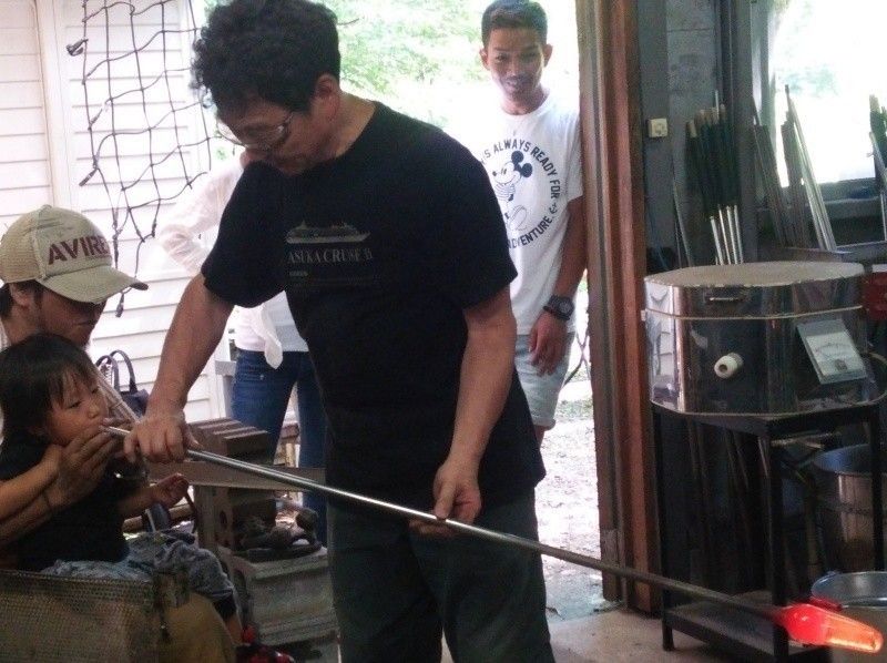 [Yamanashi/ Uenohara] Blown glass experience in a workshop surrounded by nature "Old glass making" OK from 3 years old!の紹介画像