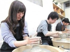 【東京・赤羽橋】気分は陶芸家。初心者におすすめ！電動ろくろ陶芸体験