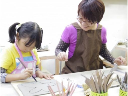[Tokyo/Akabanebashi] Parent and child pottery experience (hand bending) 10% off the experience fee if you participate with your parent and child!の画像