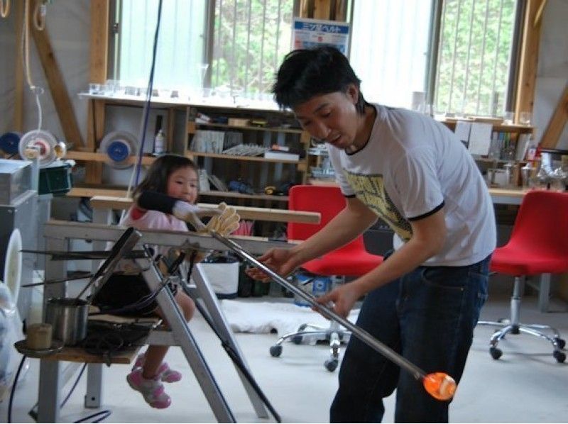 【鹿児島・霧島市】吹きグラス＆カット体験でオリジナルグラスを作ろう！成形と柄付の両方を楽しめる！