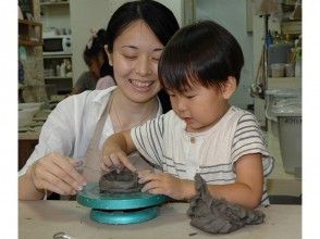 【500円OFF!東京芸大出身の講師がやさしく本格指導!】子ども・親子手びねり陶芸体験の画像