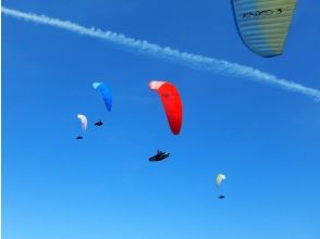 [Hyogo/ Tamba] Airborne! Paragliding half-day experience course (free With a shuttle bus from the station) Experience from 12 years old OK!