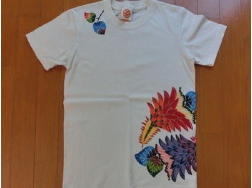 [Okinawa Kunigami-gun]Textile dyeing experience~ Let's dye T-shirts with red mold! Does not fade! Please come empty-handedの画像
