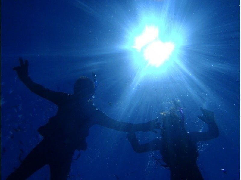 ☆海を満喫セットプラン☆青の洞窟シュノーケリング&クマノミ体験ダイビング 魚の餌付け&写真撮影付き