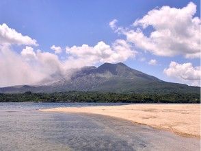 【Kagoshima · cruising】 It is not only cruising! Land on a desert island and enjoy camping as well! Image of the island tour
