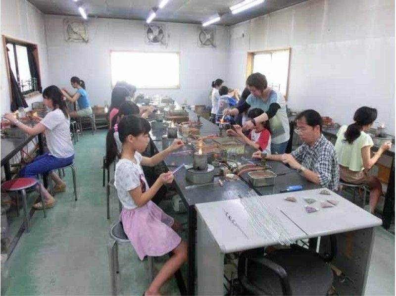 [Osaka/Izumi] Glass craft for ages 7 and up. Experience making glass beads with burner work! (Weekday course) Up to 15 beads in 1 hour!の紹介画像