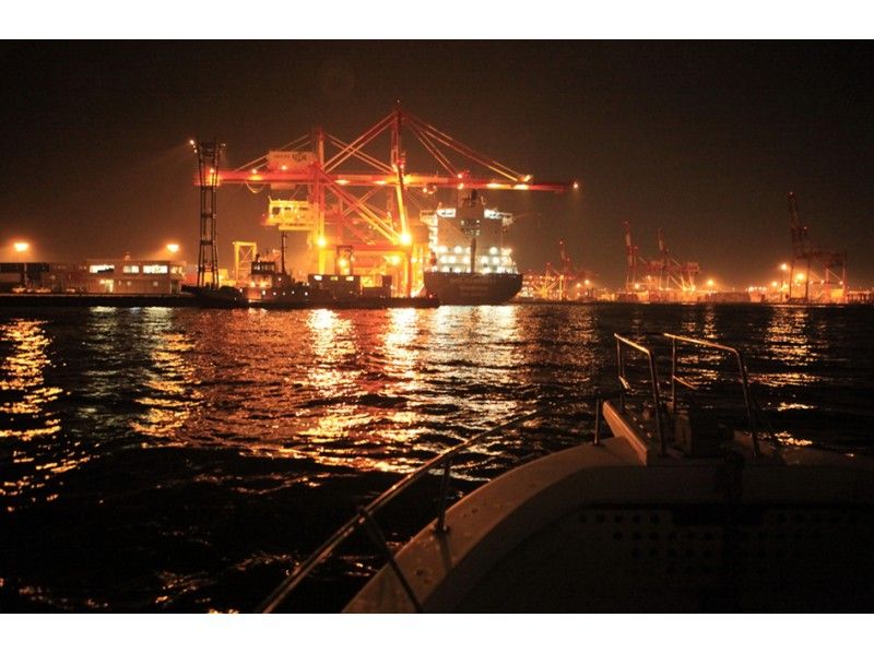 【神奈川・横浜】臨場感ある工場夜景アドベンチャークルーズを満喫!夜景評論家・丸々もとお氏プロデュース