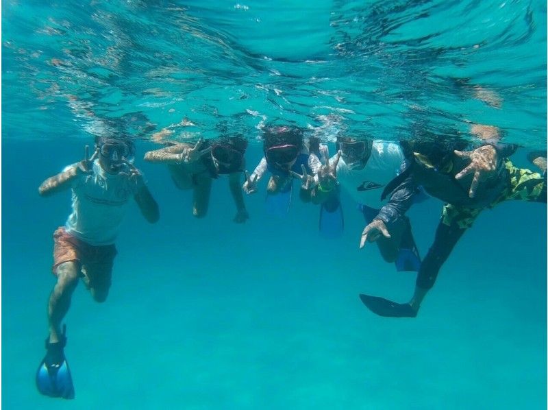 [โอกินาว่าจังหวัด -การดำน้ำตื้น(Snorkeling)]โอกินาว่าเพลิดเพลินกับน้ำทะเลใสเป็นเวลาหนึ่งวันเต็ม!การดำน้ำตื้น(Snorkeling)(หลักสูตรหนึ่งวัน)の紹介画像