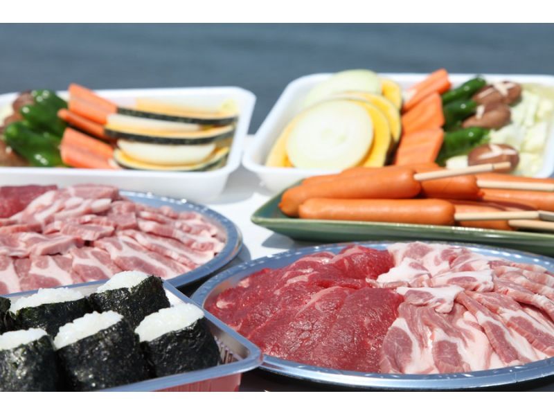【미에 · 이세】 빈손으로 바베큐! [이세시마의 해물 5점+국산 소·돼지고기+계절의 야채 3종 세트]の紹介画像
