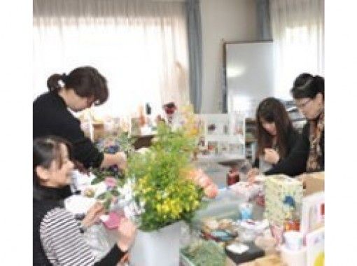 [Shiga/ Kusatsu] Let's make an arrangement using preserved flowers! It is a small Number of participants lesson!の画像