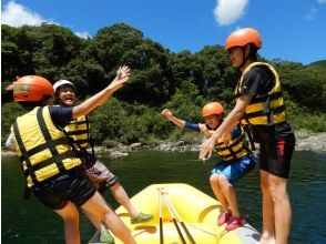 [Shimantogawa] Great Adventure in Japan last clear stream! Leisurely rafting tour