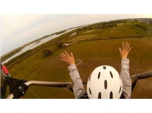 [静岡天龍河]全自動滑翔傘“雙人飛行體驗”（30分鐘路線）來自12歲的經驗OK！の画像
