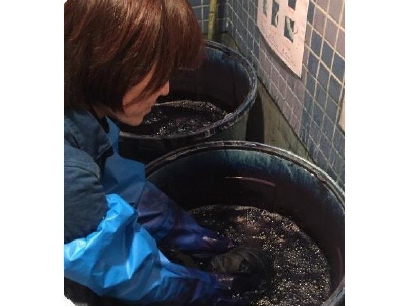 【東京・浅草】東京の下町で藍染め体験！好きなアイテムを選んで染めよう[絞り染め]